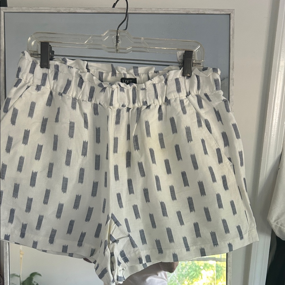 LOFT White High-Waist Shorts with Gray Brushstroke Print